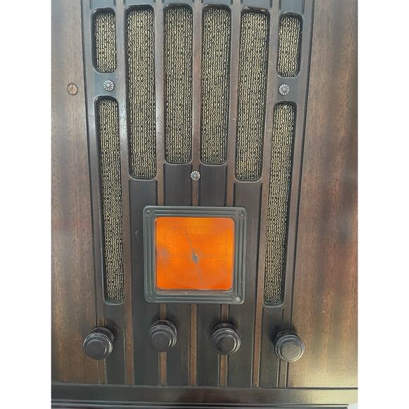 GE Tombstone Radio No. M-51, AM-Shortwave, 1934-1935, 15"W x 17"H - Picture 14 of 16